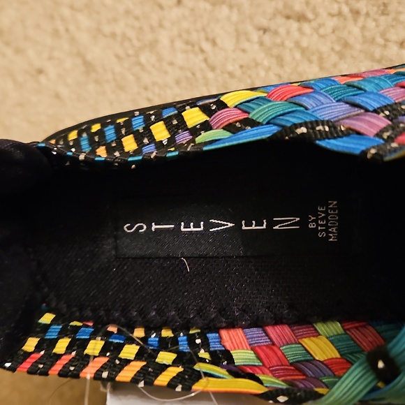 Shoes - Picture 4 of 6